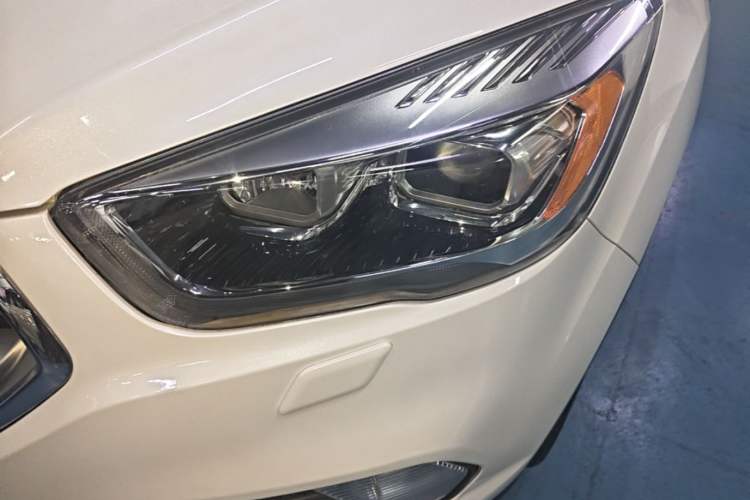 Used Ford Kuga 2018 Facelifted EcoBoost 180 Two-Wheel Drive Luxury Wing Edition Left Front Headlight