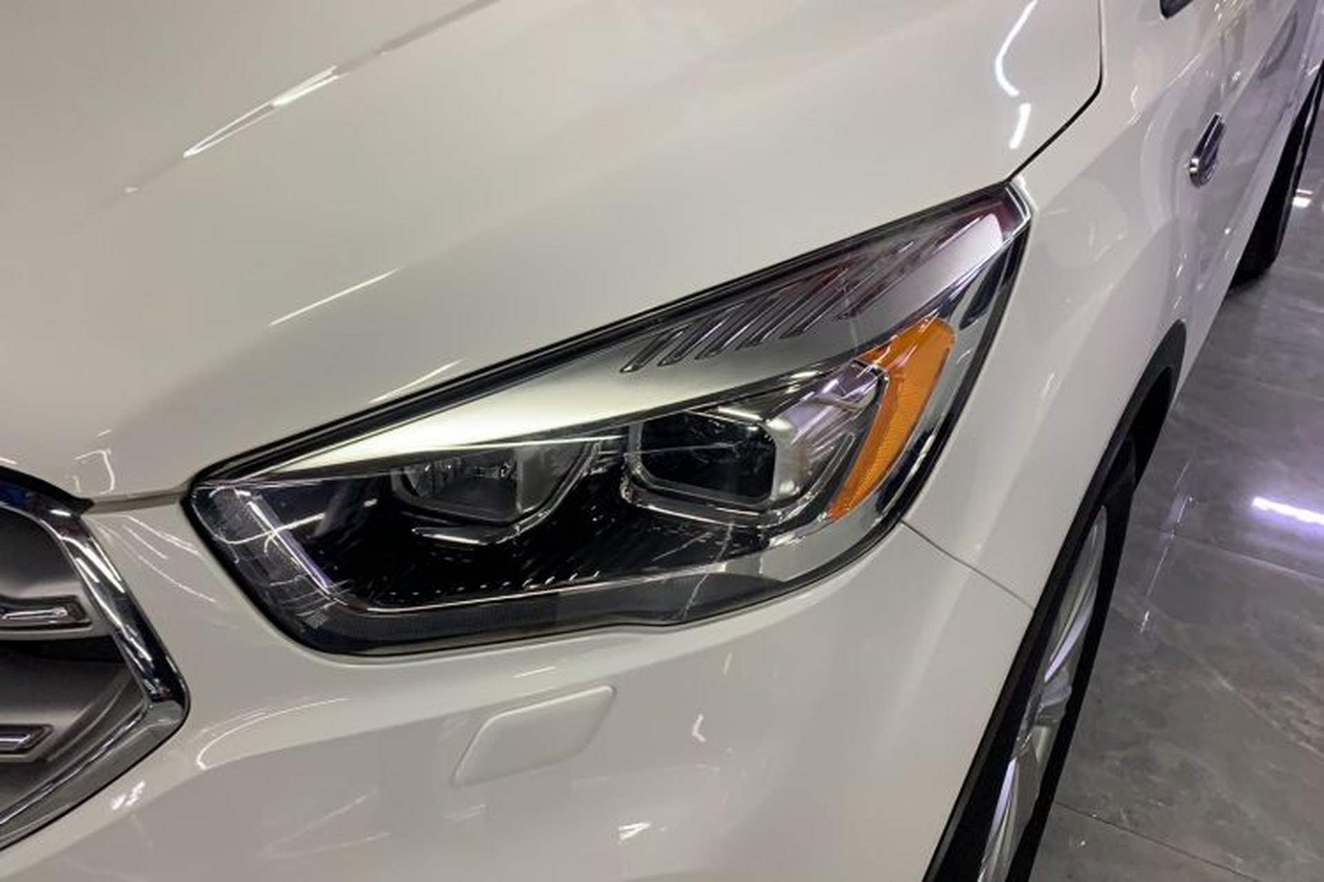 Used Ford Kuga 2018 EcoBoost 180 Two-Wheel-Drive Luxury Wing Edition Left Front Headlight
