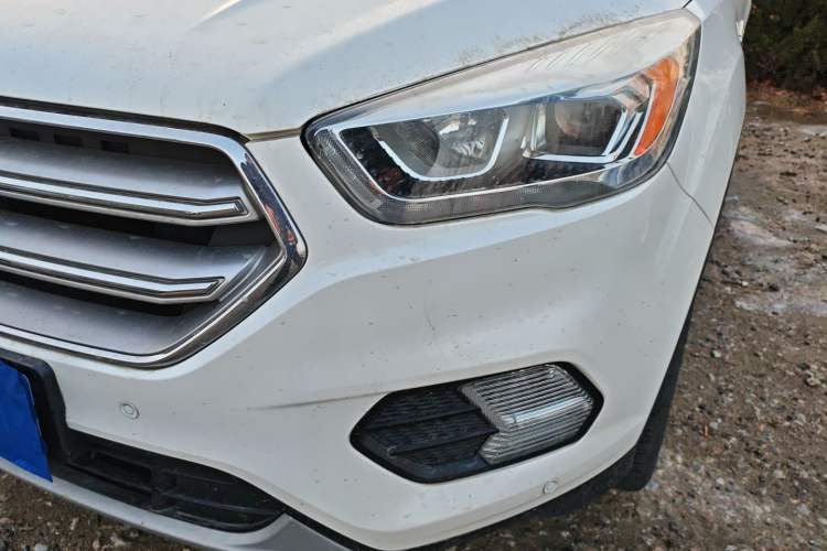 Used Ford Kuga 2018 EcoBoost 180 Two-Wheel-Drive Platinum Edition Left Front Headlight