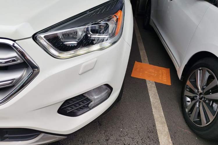 Used Ford Kuga 2018 Facelifted EcoBoost 180 Two-Wheel Drive Luxury Wing Edition Left Front Headlight