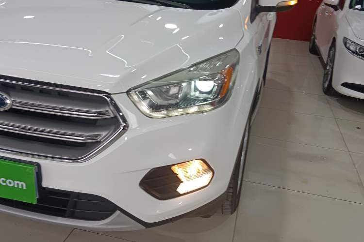 Used Ford Kuga 2018 EcoBoost 180 Two-Wheel-Drive Platinum Edition Left Front Headlight