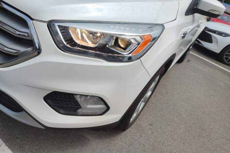 Used Ford Kuga 2018 EcoBoost 180 Two-Wheel-Drive Platinum Edition Left Front Headlight