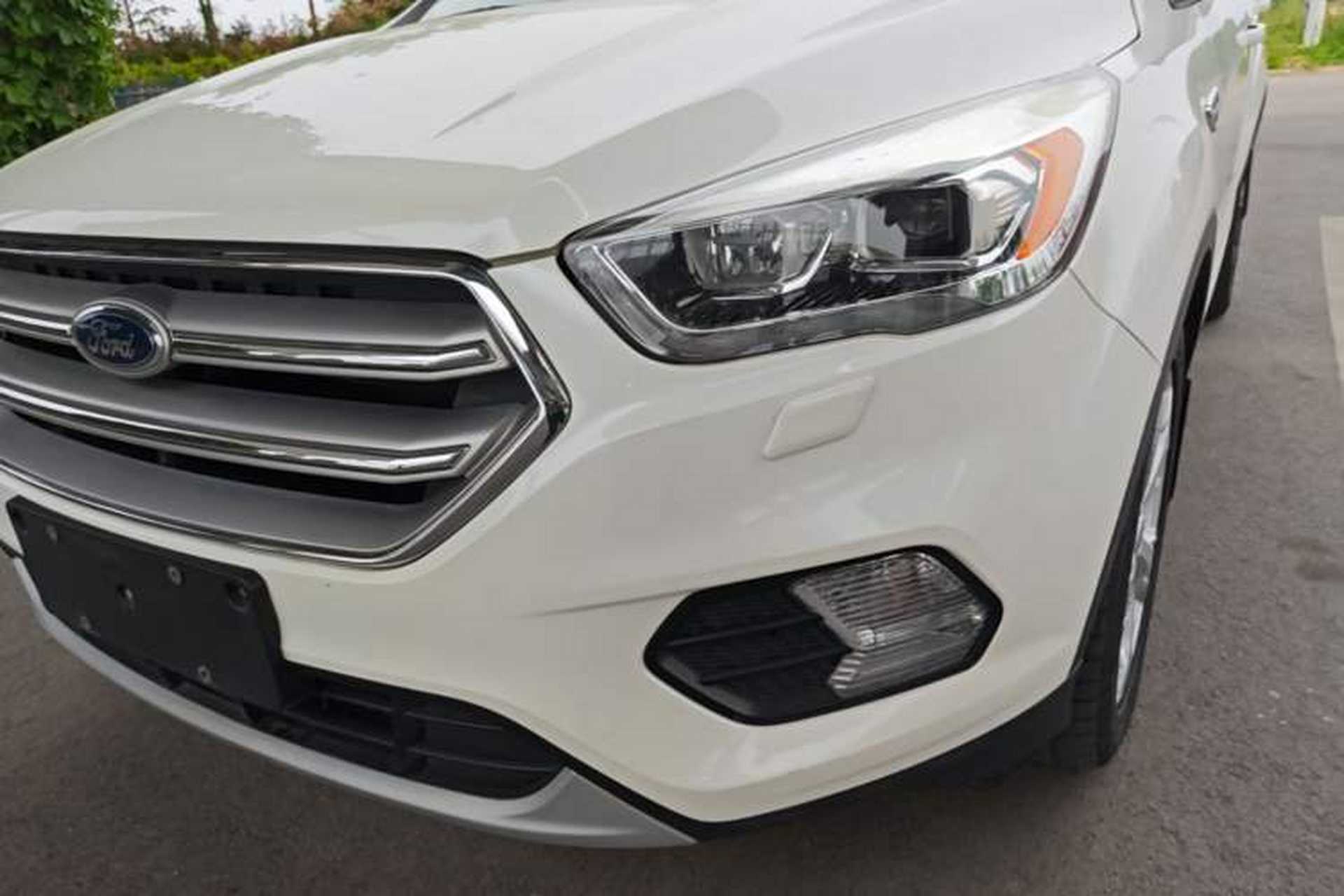 Used Ford Kuga 2018 Facelifted EcoBoost 180 Two-Wheel Drive Luxury Wing Edition Left Front Headlight