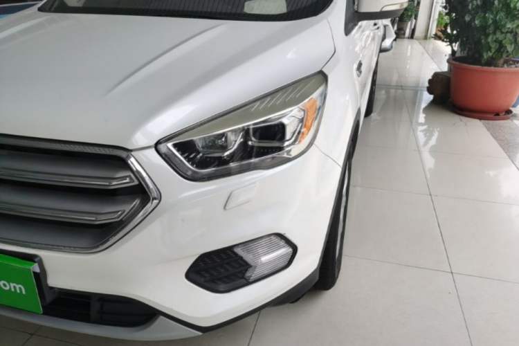 Used Ford Kuga 2018 EcoBoost 180 Two-Wheel-Drive Luxury Wing Edition Left Front Headlight