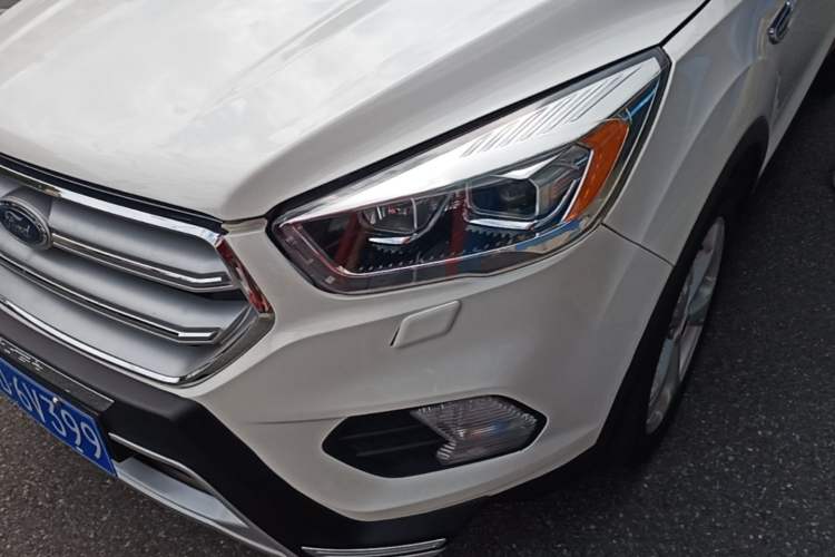 Used Ford Kuga 2018 Facelifted EcoBoost 180 Two-Wheel Drive Luxury Wing Edition Left Front Headlight