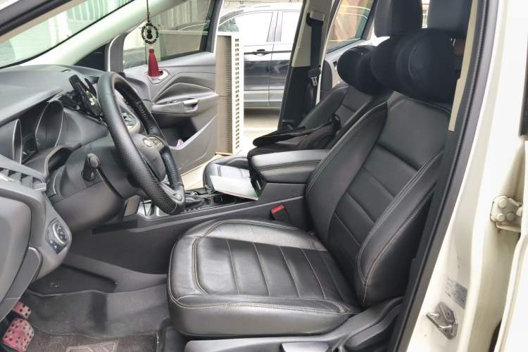 Used Ford Kuga 2018 EcoBoost 180 Two-Wheel-Drive Platinum Edition Left Front Seat