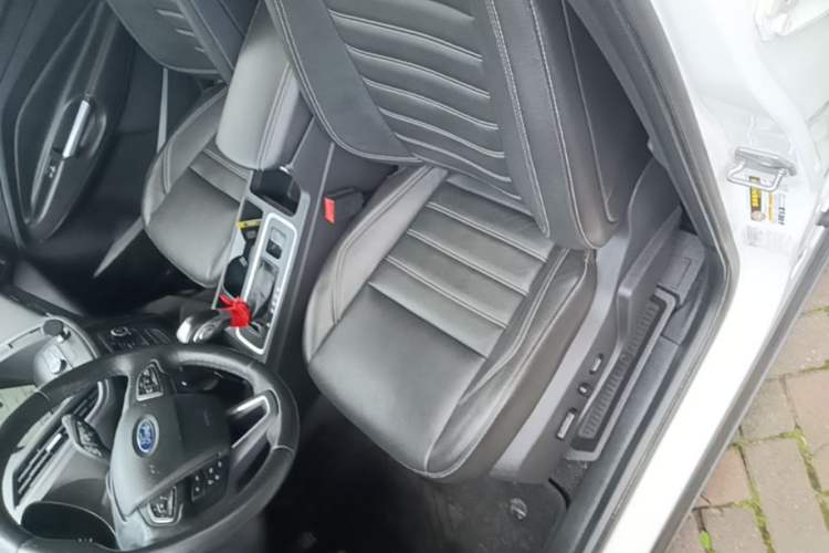 Used Ford Kuga 2018 Facelifted EcoBoost 180 Two-Wheel Drive Luxury Wing Edition Left Front Seat