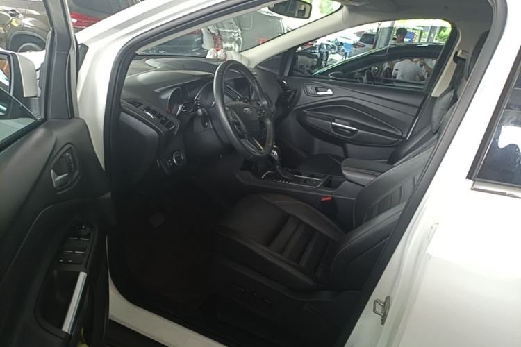 Used Ford Kuga 2018 EcoBoost 180 Two-Wheel-Drive Luxury Wing Edition Left Front Seat