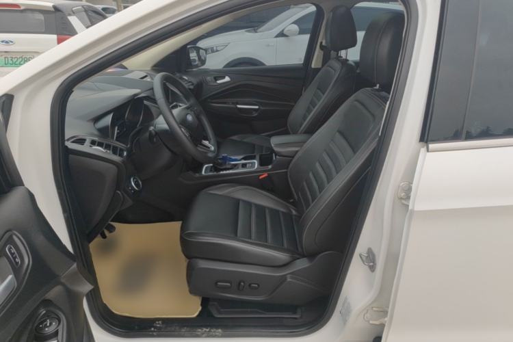 Used Ford Kuga 2018 EcoBoost 180 Two-Wheel-Drive Luxury Wing Edition Left Front Seat