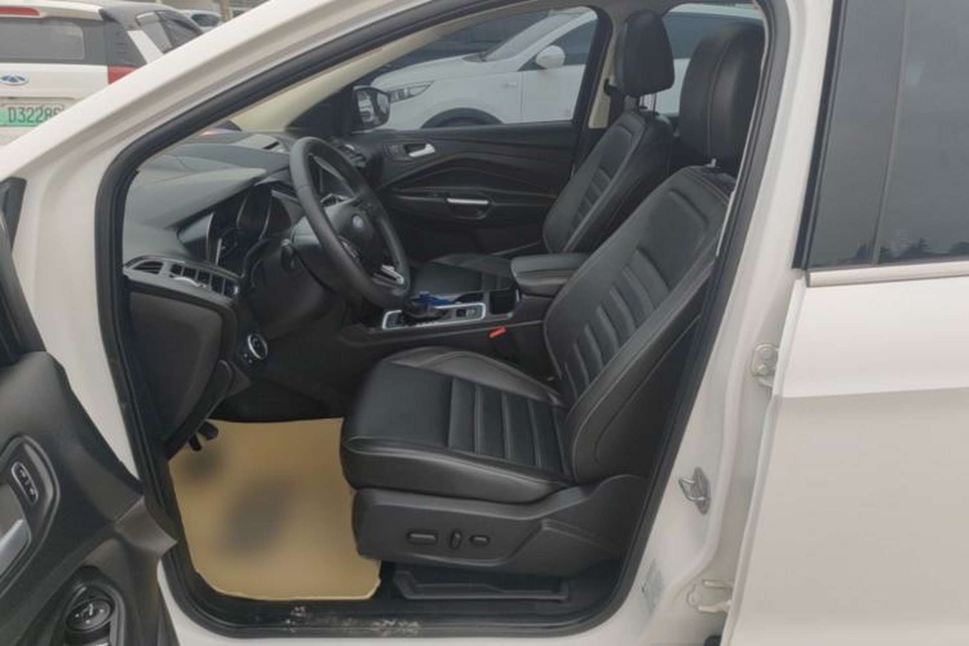 Used Ford Kuga 2018 EcoBoost 180 Two-Wheel-Drive Luxury Wing Edition Left Front Seat