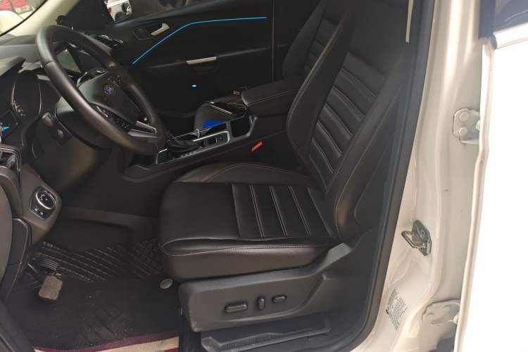 Used Ford Kuga 2018 Facelifted EcoBoost 180 Two-Wheel Drive Luxury Wing Edition Left Front Seat