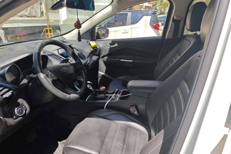 Used Ford Kuga 2018 EcoBoost 180 Two-Wheel-Drive Luxury Wing Edition Left Front Seat