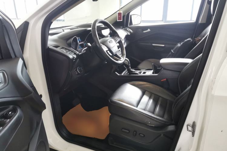 Used Ford Kuga 2018 EcoBoost 180 Two-Wheel-Drive Luxury Wing Edition Left Front Seat