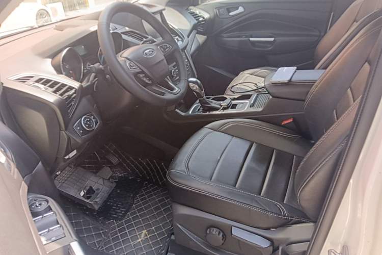 Used Ford Kuga 2018 EcoBoost 180 Two-Wheel-Drive Platinum Edition Left Front Seat