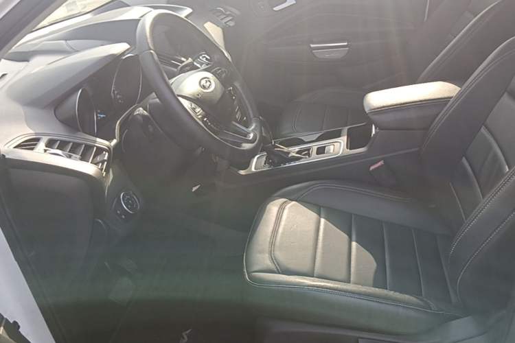 Used Ford Kuga 2018 EcoBoost 180 Two-Wheel-Drive Platinum Edition Left Front Seat