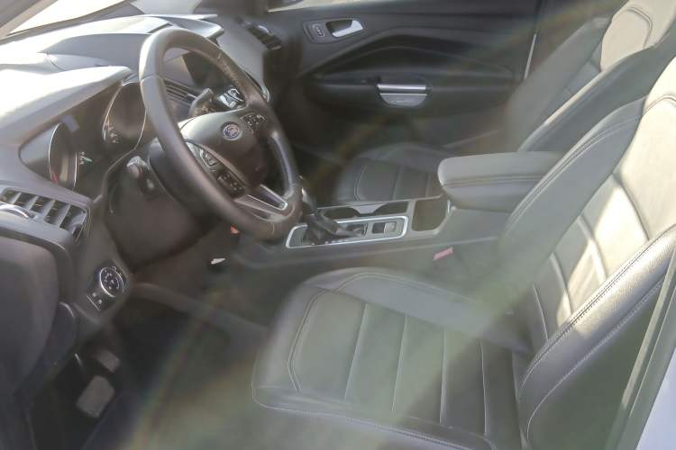 Used Ford Kuga 2018 EcoBoost 180 Two-Wheel-Drive Platinum Edition Left Front Seat