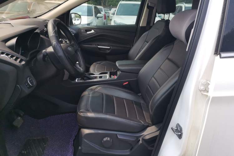 Used Ford Kuga 2018 EcoBoost 180 Two-Wheel-Drive Platinum Edition Left Front Seat