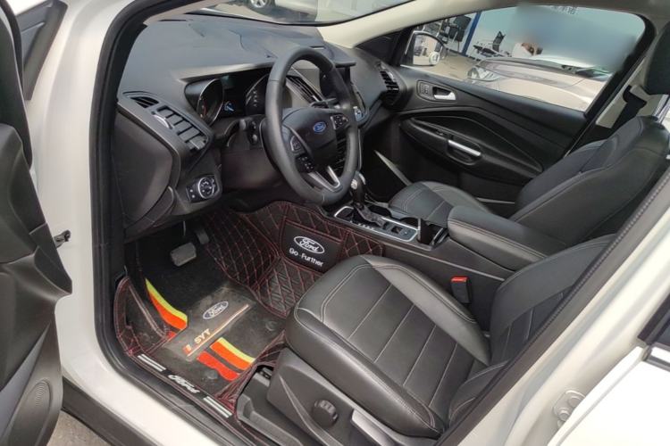 Used Ford Kuga 2018 EcoBoost 180 Two-Wheel-Drive Platinum Edition Left Front Seat