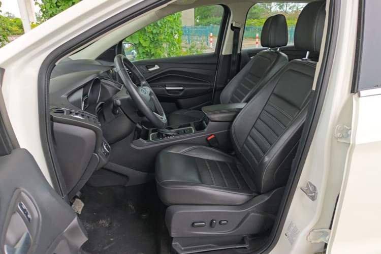 Used Ford Kuga 2018 Facelifted EcoBoost 180 Two-Wheel Drive Luxury Wing Edition Left Front Seat