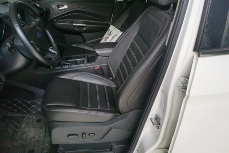 Used Ford Kuga 2018 EcoBoost 180 Two-Wheel-Drive Luxury Wing Edition Left Front Seat