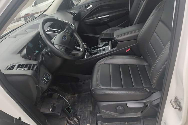 Used Ford Kuga 2018 EcoBoost 180 Two-Wheel-Drive Platinum Edition Left Front Seat