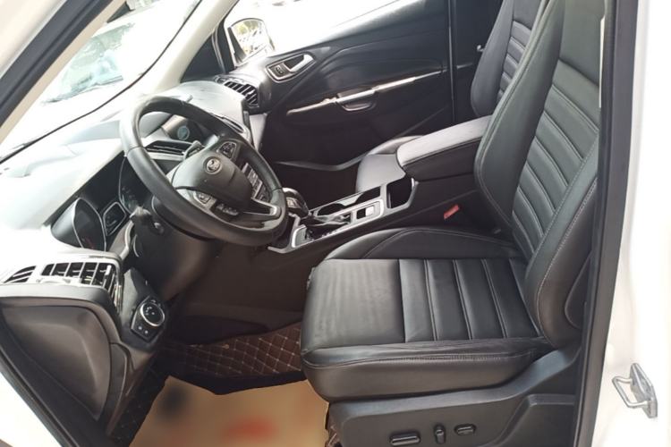 Used Ford Kuga 2018 Facelifted EcoBoost 180 Two-Wheel Drive Luxury Wing Edition Left Front Seat