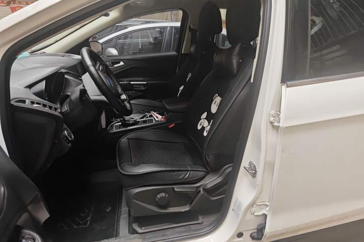 Used Ford Kuga 2018 EcoBoost 180 Two-Wheel-Drive Platinum Edition Left Front Seat