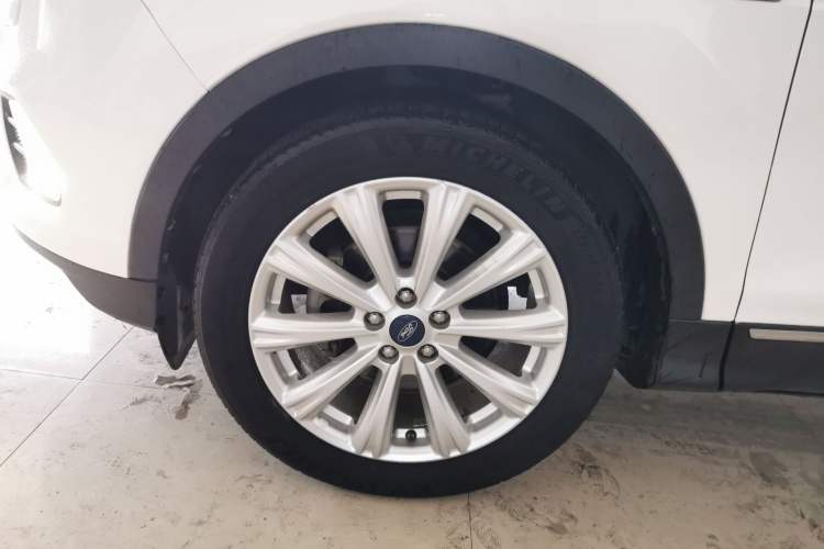 Used Ford Kuga 2018 EcoBoost 180 Two-Wheel-Drive Luxury Wing Edition Left Front Wheel Hub