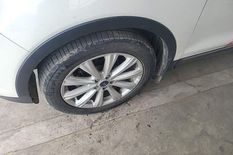 Used Ford Kuga 2018 EcoBoost 180 Two-Wheel-Drive Luxury Wing Edition Left Front Wheel Hub