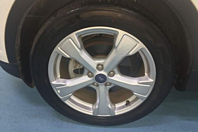 Used Ford Kuga 2018 Facelifted EcoBoost 180 Two-Wheel Drive Luxury Wing Edition Left Front Wheel Hub