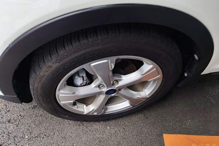 Used Ford Kuga 2018 Facelifted EcoBoost 180 Two-Wheel Drive Luxury Wing Edition Left Front Wheel Hub