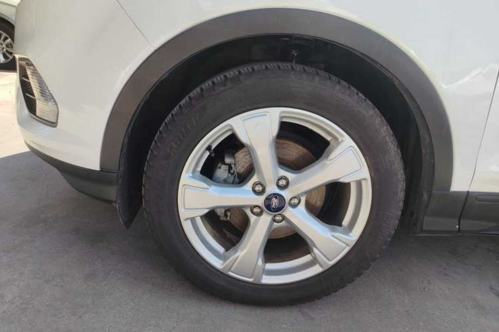 Used Ford Kuga 2018 EcoBoost 180 Two-Wheel-Drive Platinum Edition Left Front Wheel Hub