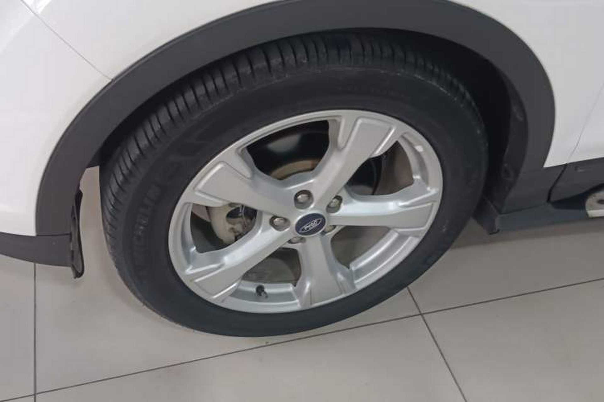 Used Ford Kuga 2018 EcoBoost 180 Two-Wheel-Drive Platinum Edition Left Front Wheel Hub
