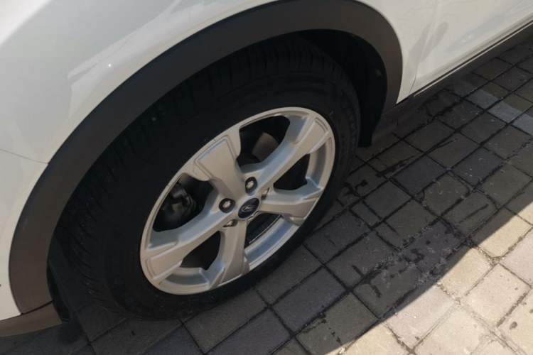 Used Ford Kuga 2018 Facelifted EcoBoost 180 Two-Wheel Drive Luxury Wing Edition Left Front Wheel Hub