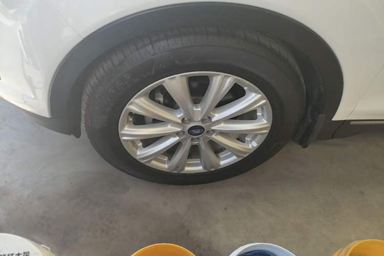 Used Ford Kuga 2018 EcoBoost 180 Two-Wheel-Drive Luxury Wing Edition Left Front Wheel Hub