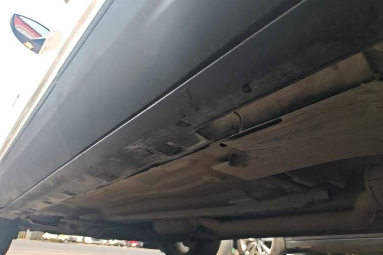 Used Ford Kuga 2018 Facelifted EcoBoost 180 Two-Wheel-Drive Platinum Wing Edition Left Side Sill