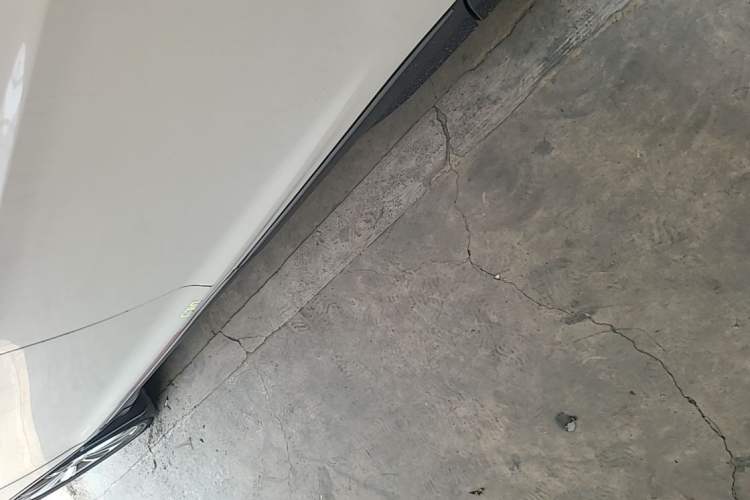 Used Ford Kuga 2018 EcoBoost 180 Two-Wheel-Drive Luxury Wing Edition Left Side Sill