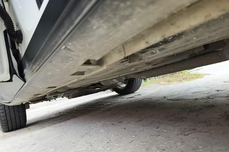 Used Ford Kuga 2018 EcoBoost 180 Two-Wheel-Drive Platinum Edition Left Side Sill