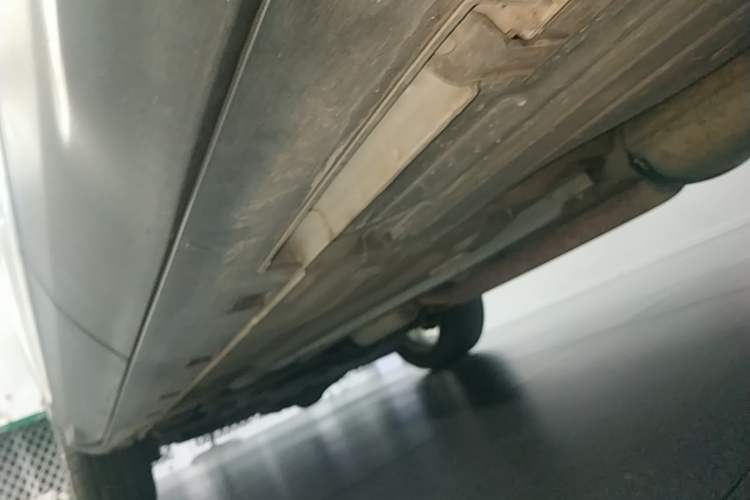Used Ford Kuga 2018 EcoBoost 180 Two-Wheel-Drive Platinum Edition Left Side Sill