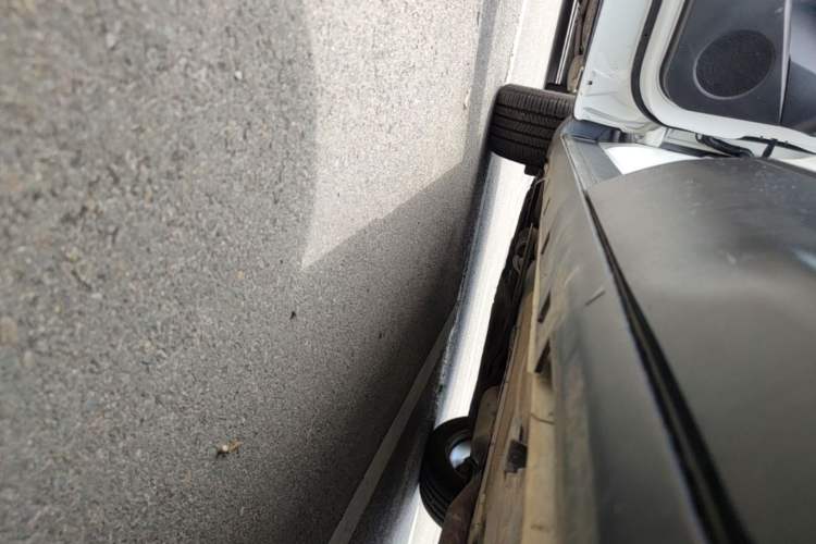 Used Ford Kuga 2018 EcoBoost 180 Two-Wheel-Drive Platinum Edition Left Side Sill