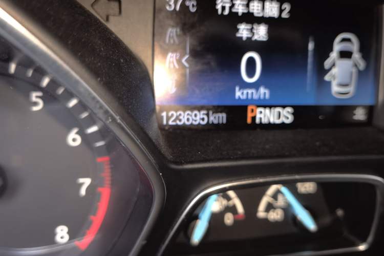 Used Ford Kuga 2018 EcoBoost 180 Two-Wheel-Drive Luxury Wing Edition Odometer Close Up