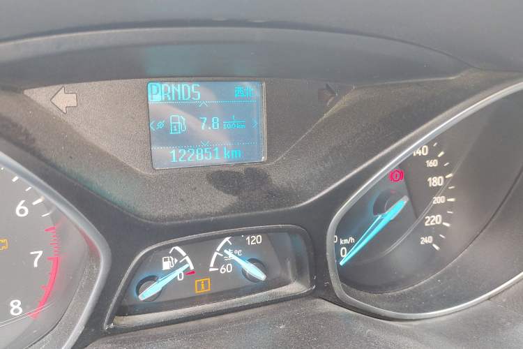 Used Ford Kuga 2018 EcoBoost 180 Two-Wheel-Drive Elite Trim Odometer Close Up