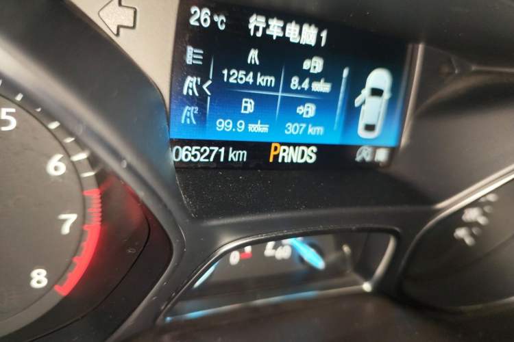 Used Ford Kuga 2018 EcoBoost 245 All-Wheel-Drive Sport Model Odometer Close Up