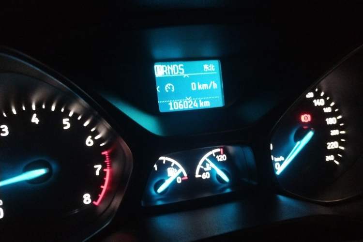 Used Ford Kuga 2018 EcoBoost 180 Two-Wheel-Drive Platinum Edition Odometer Close Up