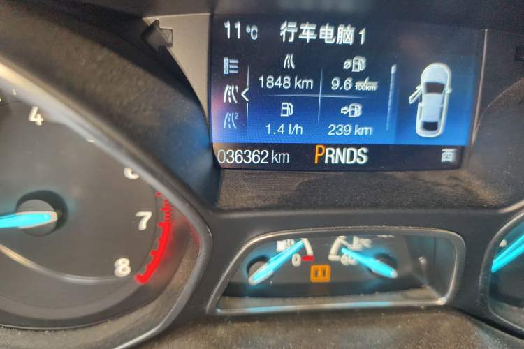 Used Ford Kuga 2018 EcoBoost 180 Two-Wheel-Drive Cognac Special Edition Odometer Close Up