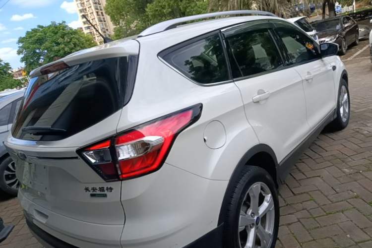 Used Ford Kuga 2018 Facelifted EcoBoost 180 Two-Wheel Drive Luxury Wing Edition Rear Right 45 Deg