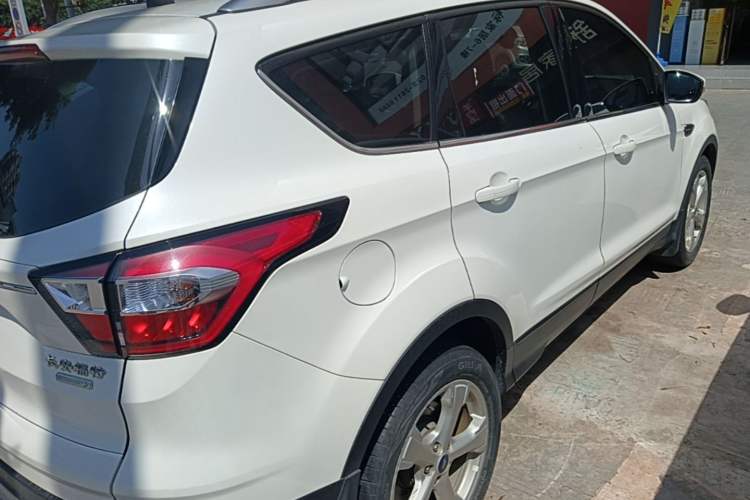 Used Ford Kuga 2018 EcoBoost 180 Two-Wheel-Drive Platinum Edition Rear Right 45 Deg