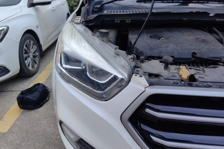 Used Ford Kuga 2018 EcoBoost 180 Two-Wheel-Drive Cognac Special Edition Right Front Headlight