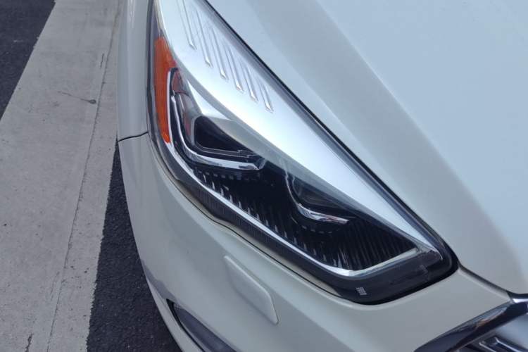 Used Ford Kuga 2018 Facelift EcoBoost 245 Four-Wheel Drive Luxury Wing Model Right Front Headlight