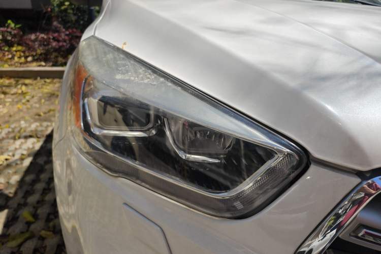 Used Ford Kuga 2018 EcoBoost 180 Two-Wheel-Drive Luxury Wing Edition Right Front Headlight
